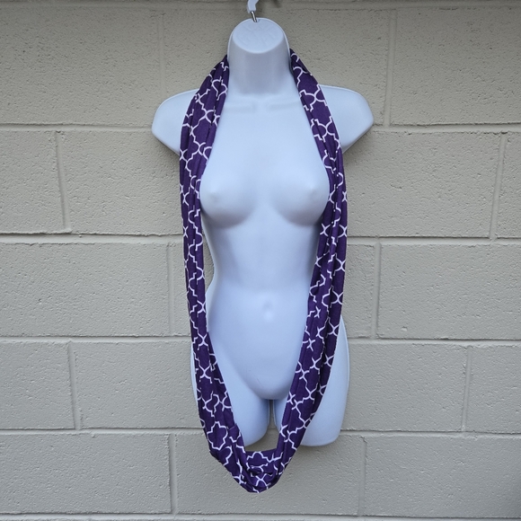 NWOT- Purple and White- Infinity Scarf- with Hidden Zip Pocket - Picture 2 of 10